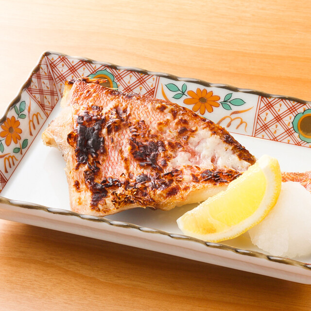 真鯖の塩焼き~マグロ酒盗おろしのせ~