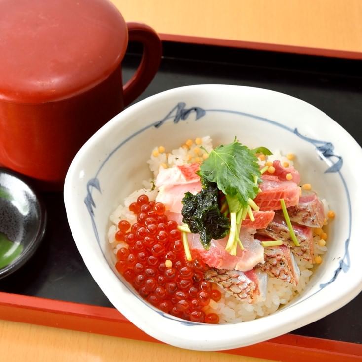 跳魚 紅白鯛の出汁茶漬け