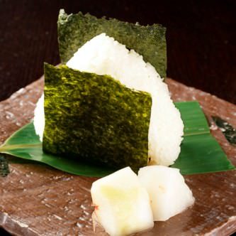 おにぎり<梅・塩鮭・明太子>