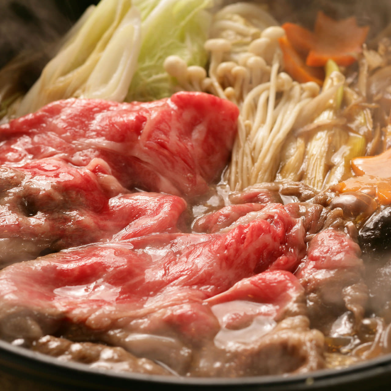 霜降り黒毛和牛のすき焼き鍋