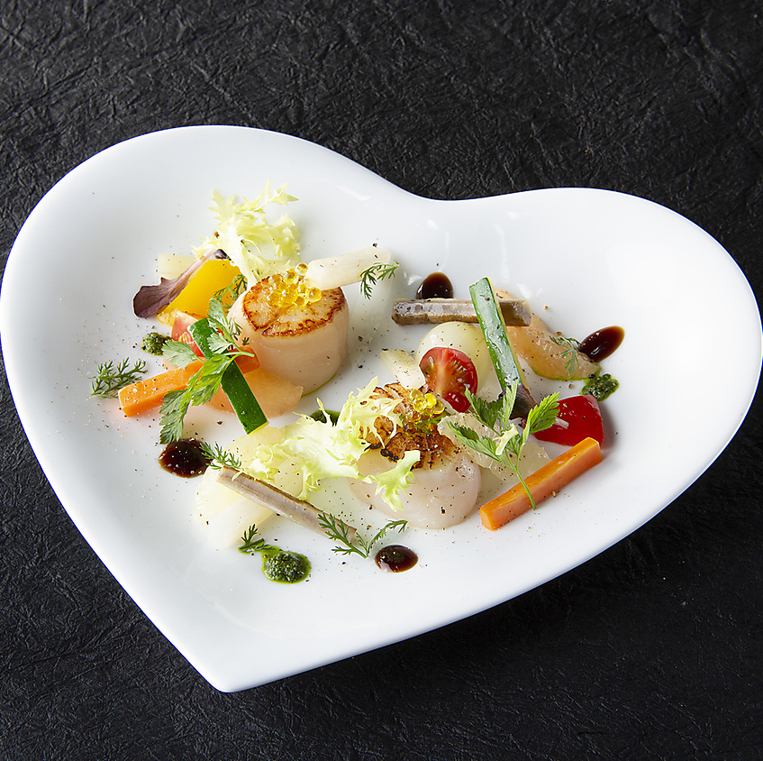 Marinated scallop and grapefruit