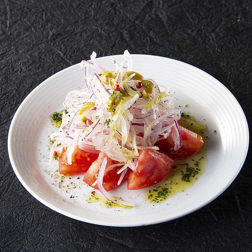 Olive rock salt with tomato and onion