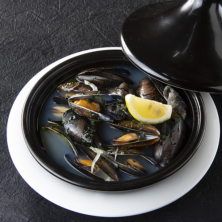 Steamed mussels in spanish white wine