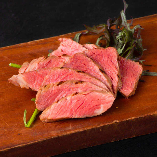 アンガス牛の塊肉ステーキ