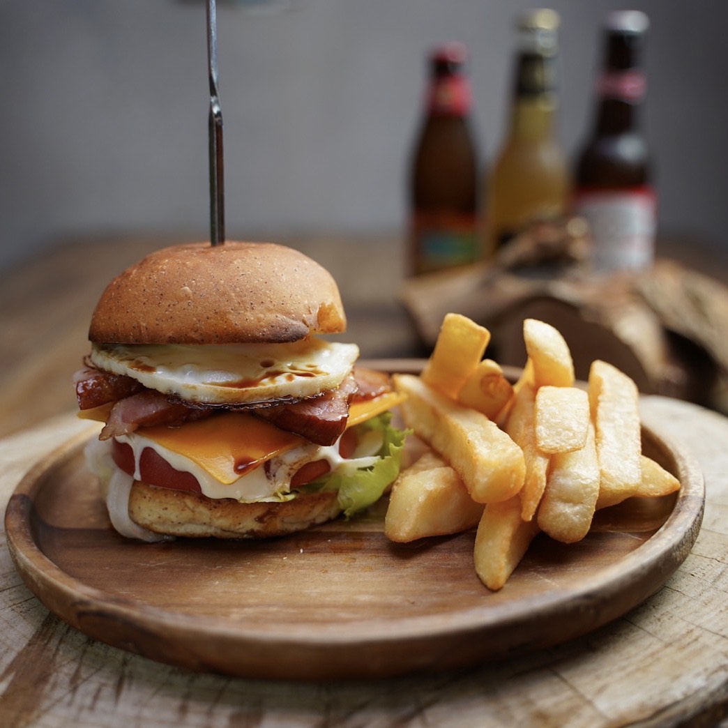 BLTエッグハンバーガー