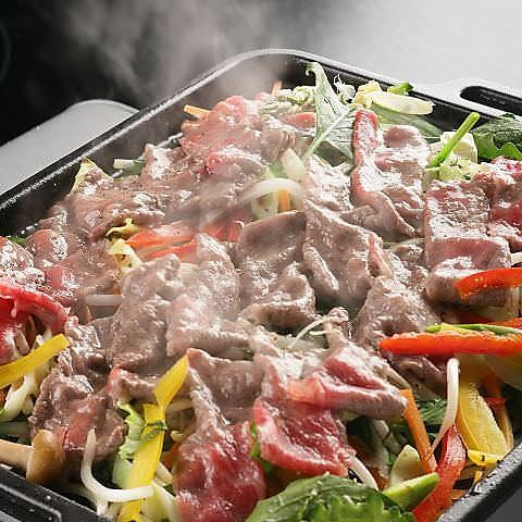 名物 旬菜鉄板牛すき焼き